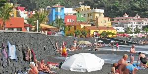 Bathers on Tazacorte Beach